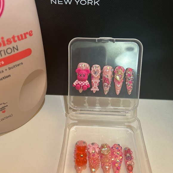 Press on nails stiletto - Picture 2 of 2